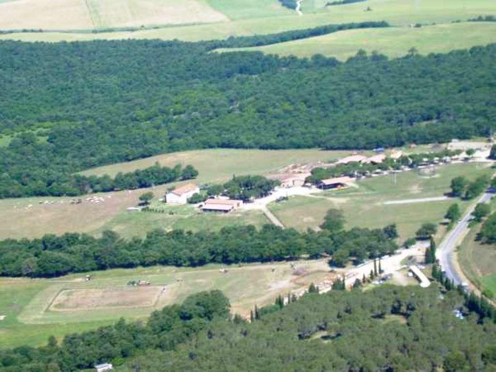 Biocampus La Roccaccia - Universita' Agraria Di タルクイーニア エクステリア 写真